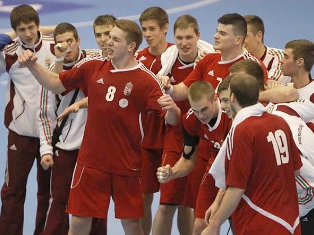 Négycsapatos férfi junior válogatott torna a Kiss Szilárd Sportcsarnokban